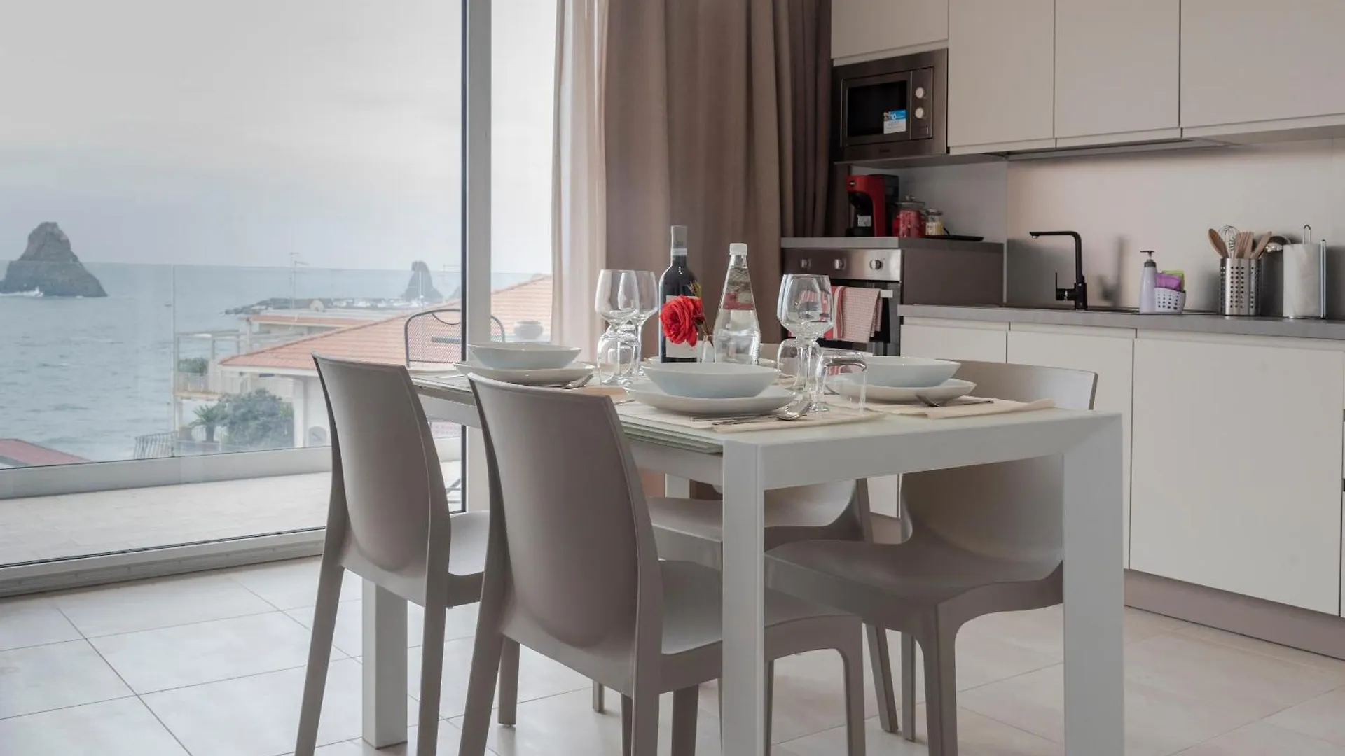 Lägenhet La Finestra Di Verga Aci Castello Italien